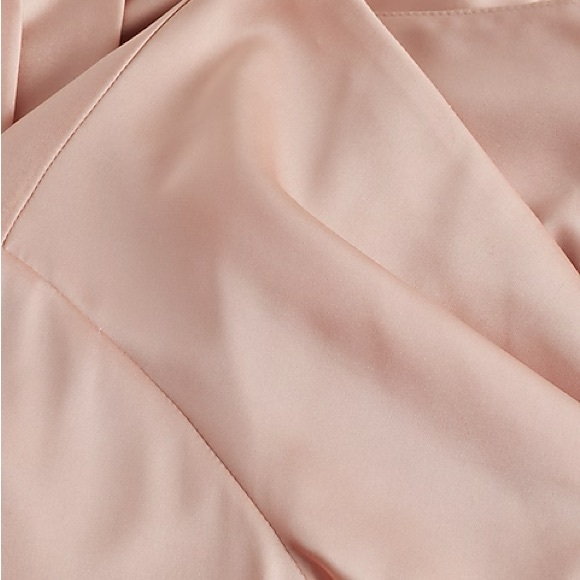 Light pink satin blouse XL open back front detailing - Picture 8 of 8
